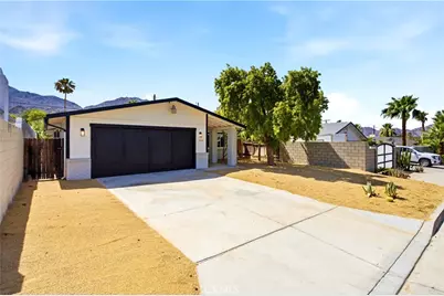 54105 Avenida Mendoza, La Quinta, CA 92253 - Photo 11