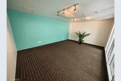 630 W 6th Street #506, Los Angeles, CA 90017 - Photo 17