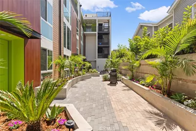 176 N N Catalina Avenue #404, Pasadena, CA 91106 - Photo 3