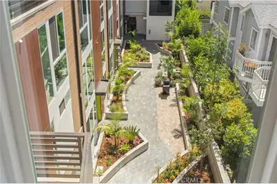 176 N N Catalina Avenue #404, Pasadena, CA 91106 - Photo 7