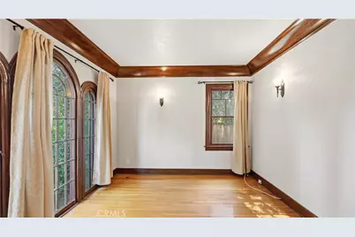 439 S Grand Oaks Ave, Pasadena, CA 91107 - Photo 5