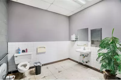 313 S Raymond Avenue, Alhambra, CA 91803 - Photo 17