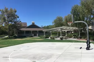 284 Tustin Field Dr, Tustin, CA 92782 - Photo 17