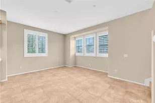 284 Tustin Field Dr, Tustin, CA 92782 - Photo 5