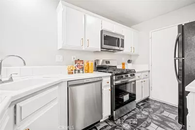 317 Somerset Court, Azusa, CA 91702 - Photo 15