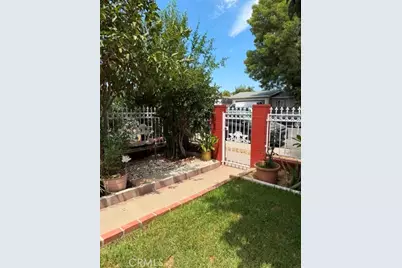 14800 Lanark, Panorama City, CA 91402 - Photo 1