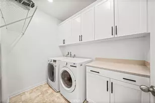 5564 Valencia, Montclair, CA 91762 - Photo 29