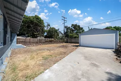 1020 W 70th Street, Los Angeles, CA 90044 - Photo 21