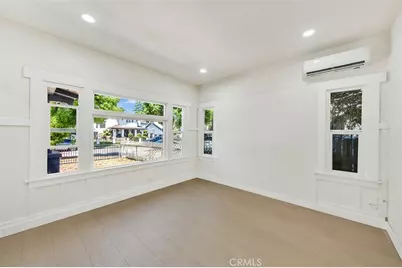 1020 W 70th Street, Los Angeles, CA 90044 - Photo 5