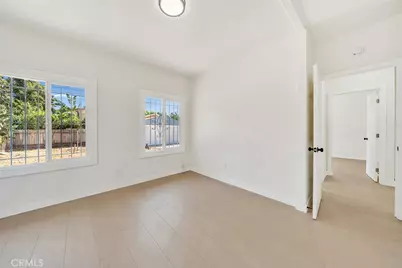 1020 W 70th Street, Los Angeles, CA 90044 - Photo 13