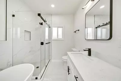 1020 W 70th Street, Los Angeles, CA 90044 - Photo 15