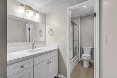 7300 Lennox Avenue #C7, Van Nuys, CA 91405 - Photo 23