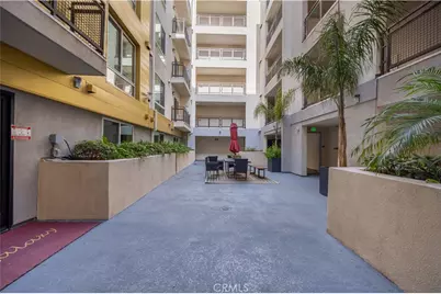 2939 Leeward #305, Los Angeles, CA 90005 - Photo 17
