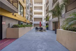 2939 Leeward, Los Angeles, CA 90005 - Photo 17