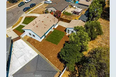2430 W Bennett, Compton, CA 90220 - Photo 23