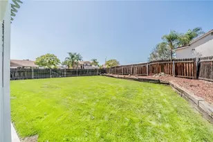 7650 Stoney Creek Ct, Highland, CA 92346 - Photo 23