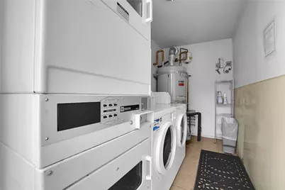 6250 Fulton Avenue #105, Van Nuys, CA 91401 - Photo 13