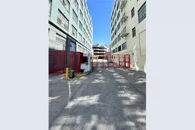 420 S San Pedro Street #405, Los Angeles, CA 90013 - Photo 23