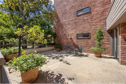 700 S Lake Avenue #109, Pasadena, CA 91106 - Photo 27
