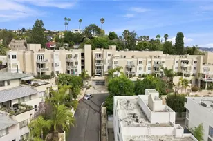 2222 N Beachwood Dr, Los Angeles, CA 90068 - Photo 37
