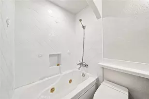 2222 N Beachwood Dr, Los Angeles, CA 90068 - Photo 23