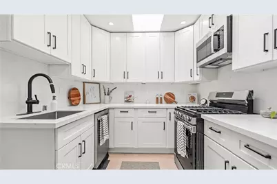 1746 W 38th Place, Los Angeles, CA 90062 - Photo 19