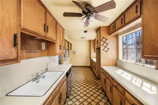 638 E 137th, Los Angeles, CA 90059 - Photo 9