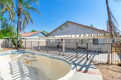 8344 Bermuda Court, Fontana, CA 92335 - Photo 25