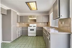 8344 Bermuda Ct, Fontana, CA 92335 - Photo 9