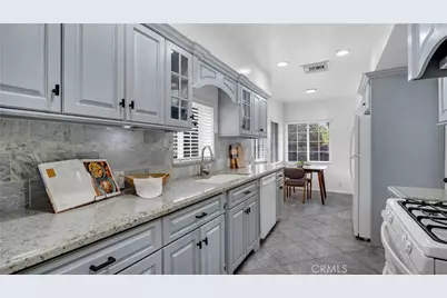 10207 Camarillo Street, Toluca Lake, CA 91602 - Photo 9