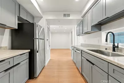 176 N Catalina Ave #102, Pasadena, CA 91106 - Photo 27