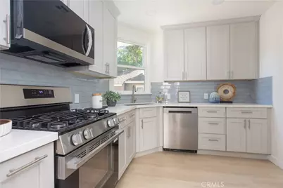 210 N Naomi, Burbank, CA 91505 - Photo 17