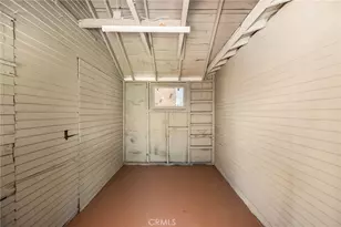 2047 W 78th Pl, Los Angeles, CA 90047 - Photo 25