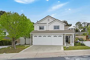 6 Village Cir, Manhattan Beach, CA 90266 - Photo 1