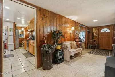 558 E Hemlock Street, Oxnard, CA 93033 - Photo 1