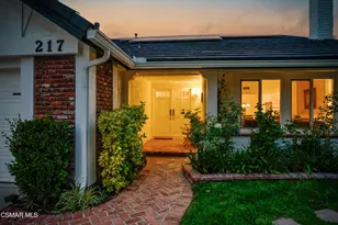 217 Parkview Dr, Oak Park, CA 91377 - Photo 1