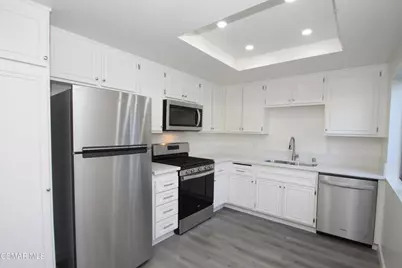291 Green Moor Place, Thousand Oaks, CA 91361 - Photo 1