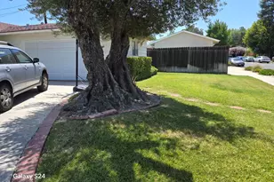 23824 Oxnard St, Woodland Hills, CA 91367 - Photo 1