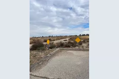 2500 E Ave J-8, Lancaster, CA 93535 - Photo 1