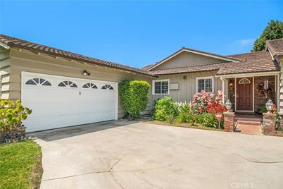 1015 Encino Avenue - Photo 1