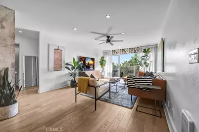 8400 De Longpre #212, West Hollywood, CA 90069 - Photo 1