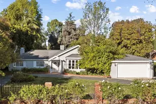 23051 Oxnard St, Woodland Hills, CA 91367 - Photo 1