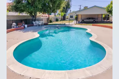 921 E Elmwood Avenue, Burbank, CA 91501 - Photo 1