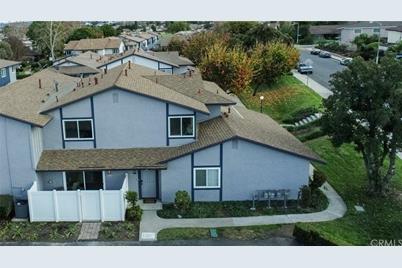 1476 Forest Glen Drive #11 - Photo 1