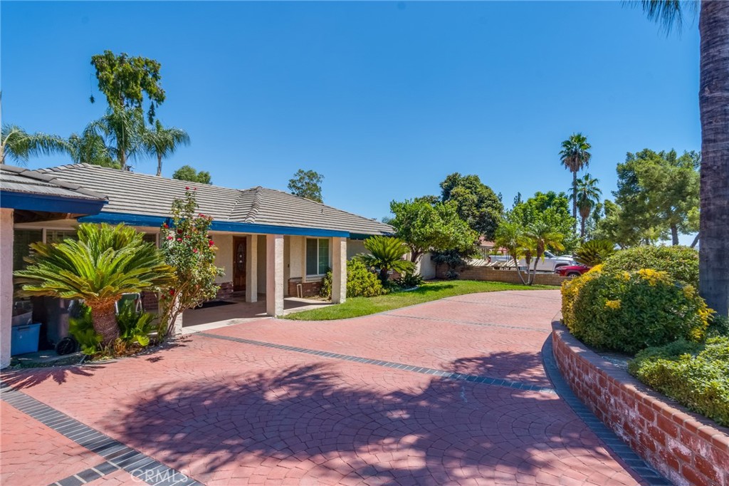 11910 Steeplechase Dr, Moreno Valley, CA 92555 MLS CV22131496