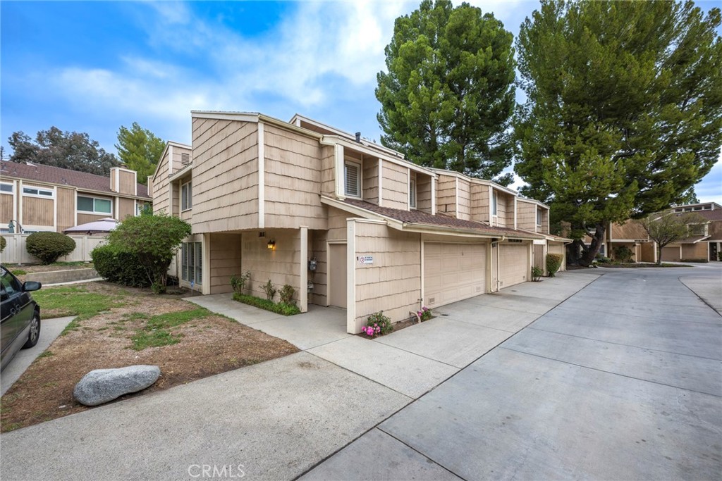 10067 Melinda Way 1, Northridge, CA 91325 MLS CV22255021 Coldwell