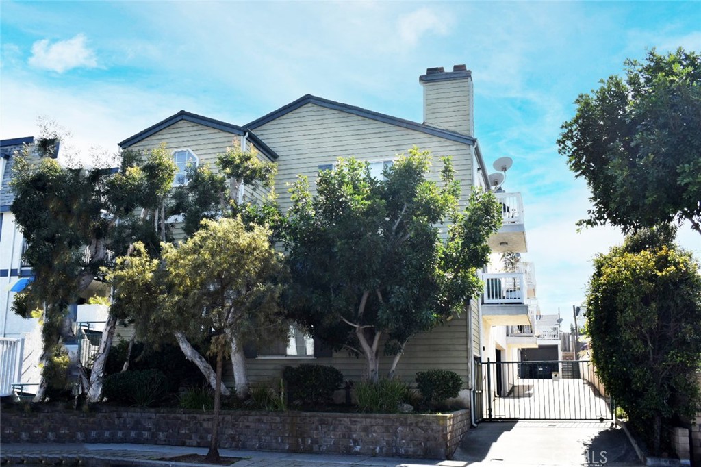 208 E Imperial Ave, El Segundo, CA 90245 MLS CV23027787 Coldwell Banker