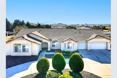 19149 Catalina, Apple Valley, CA 92308 - Photo 1