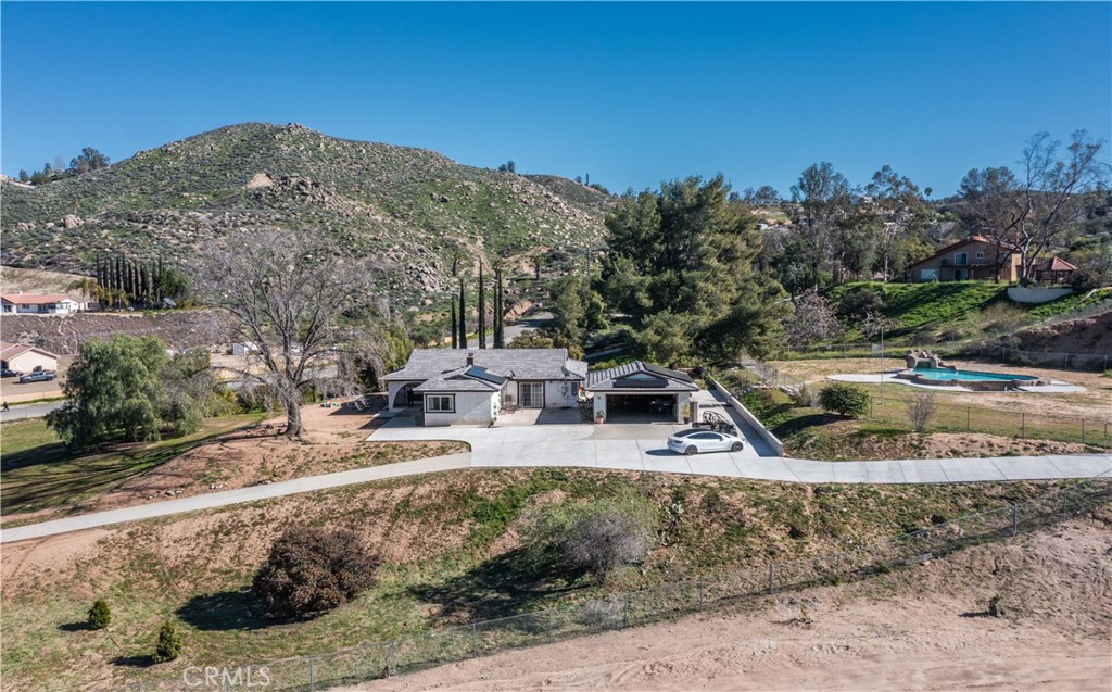 20585 Broadview Dr, Lake Mathews, CA 92570 MLS DW23015969 Coldwell