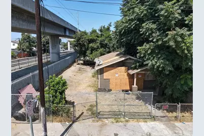 1701 E 61st Street, Los Angeles, CA 90001 - Photo 1